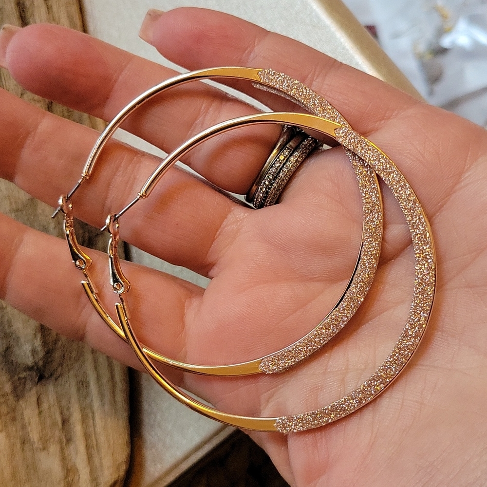 🔥LAST PAIR🔥Shimmer Dipped Rose Gold Oversized Hoop Earrings - Picture 3 of 4